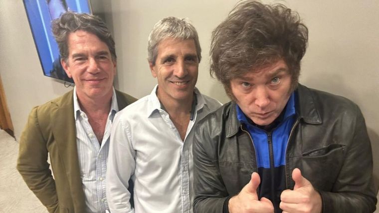 Milei rumbo a New York acompañado por Caputo y Posse (Foto: Ámbito)