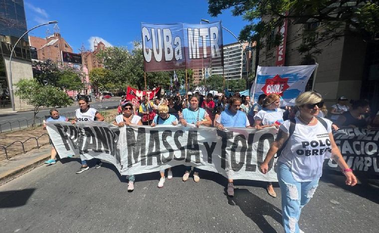 Movilización del Polo Obrero en Córdoba. (Foto: Daniel Cáceres/Cadena 3)