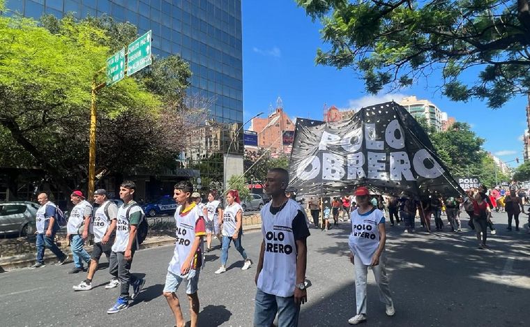 Movilización del Polo Obrero en Córdoba. (Foto: Daniel Cáceres/Cadena 3)