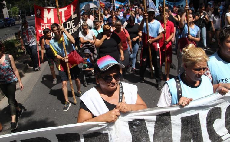 Movilización del Polo Obrero en Córdoba. (Foto: Daniel Cáceres/Cadena 3)