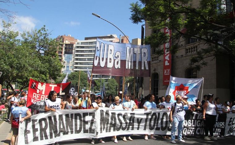 Movilización del Polo Obrero en Córdoba. (Foto: Daniel Cáceres/Cadena 3)