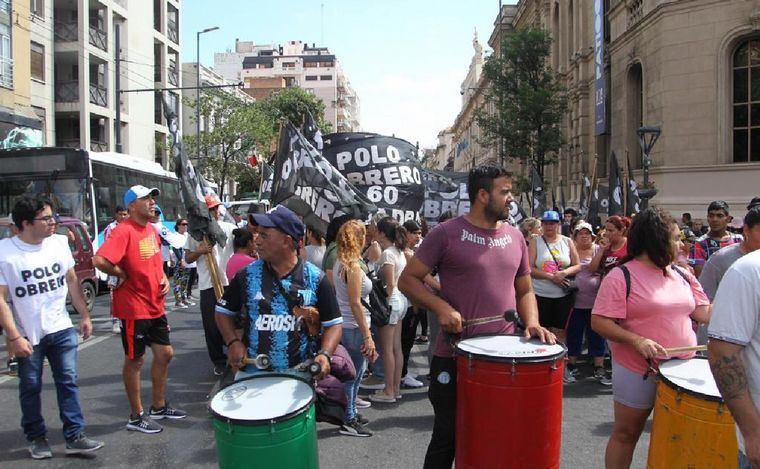 Movilización del Polo Obrero en Córdoba. (Foto: Daniel Cáceres/Cadena 3)