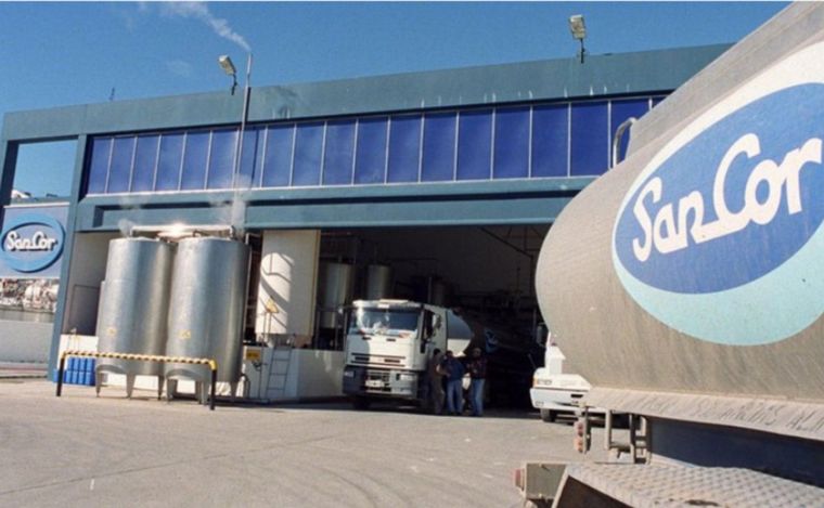 Sancor cerró una fábrica de quesos en Santa Fe por un bloqueo gremial.
