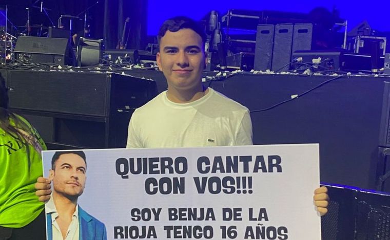 Benjamín el estudiante riojano que cumplió el sueño de cantar con Carlos Rivera