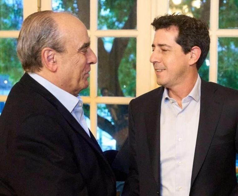 Wado De Pedro recibe a Guillermo Francos (Foto: La Opinión Austral)