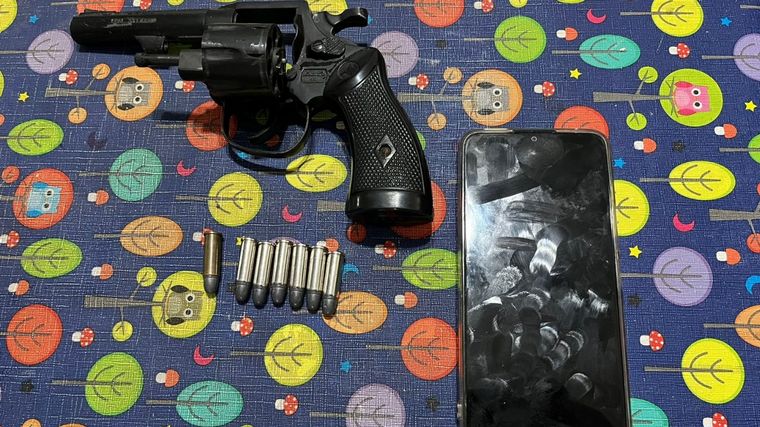 Desbaratan un desarmadero en Villa La Tela y detienen a 32 personas