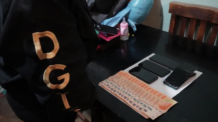 Desbaratan un desarmadero en Villa La Tela y detienen a 32 personas