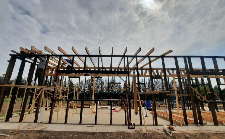 La construcción de la Escuela Olga Cossettini en Colonia Caroya. (Foto: gentileza)