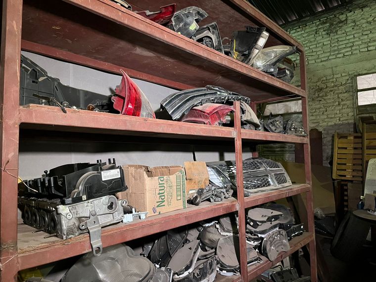 Operativo Fénix: desbaratan banda dedicada al robo de vehículos en Córdoba.