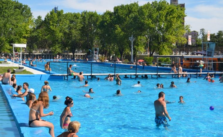 Abrieron las piletas del Parque Alem