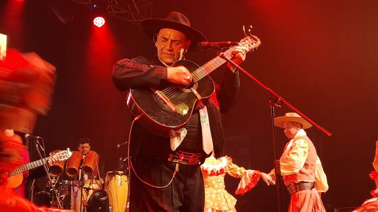 “Chaqueño” Palavecino celebra 40 años en la música con un gran show en Córdoba