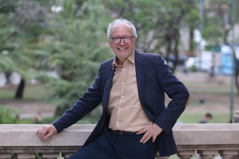 Fino Pizarro reveló su tesoro fotográfico en un libro.