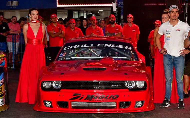 Juan Martín Trucco y su flamante Dodge Challenger en San Juan