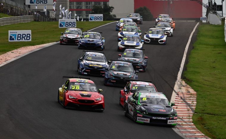 La largada fue clave y Suzuki toma la punta en Cascavel