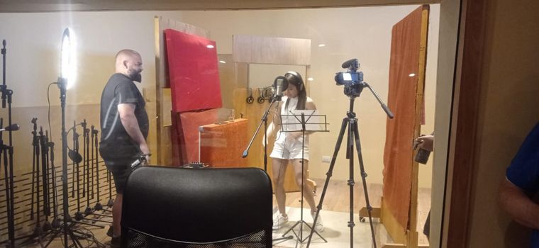 Juan Fuentes y Euge Quevedo conmueven con su versión de