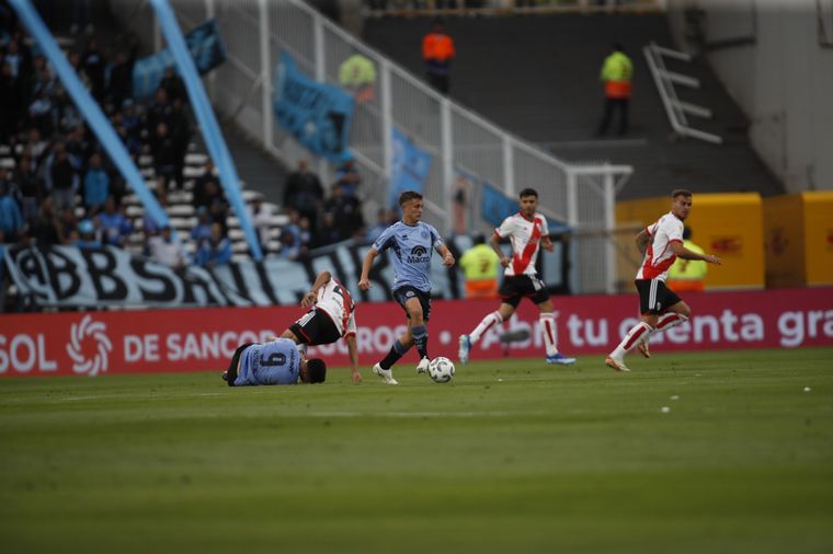 Belgrano y River se miden ante una multitud en el Mario Kempes.