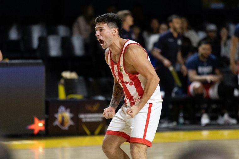 FOTO: Leandro Vildoza, base de Instituto y un grito alocado en la final. (Foto: FIBA)