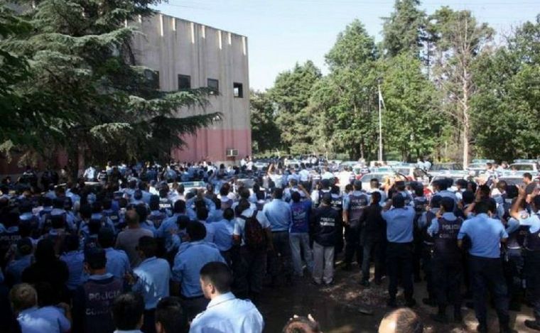 Acuartelamiento policial del 3 y 4 de diciembre de 2013.