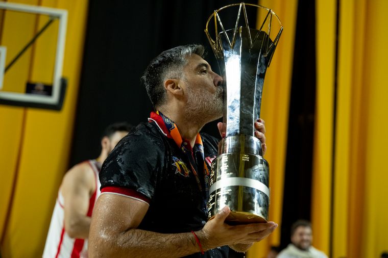 Lucas Victoriano, el DT 