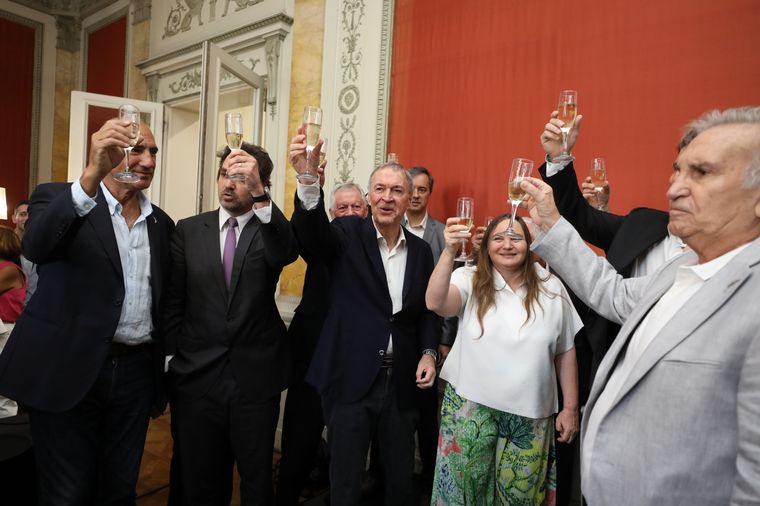 Schiaretti participó con empresarios del brindis de la Fundación Mediterránea.
