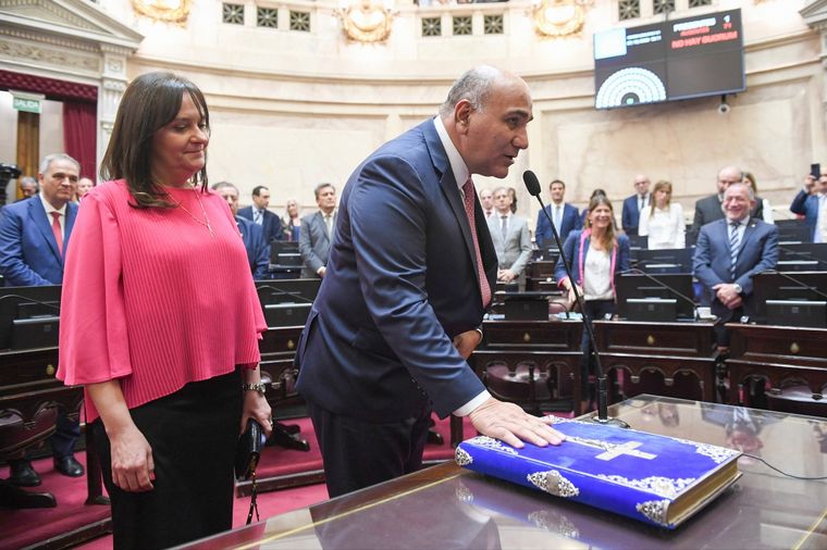 Prestaron juramento los nuevos senadores que se sumarán a la Cámara alta.