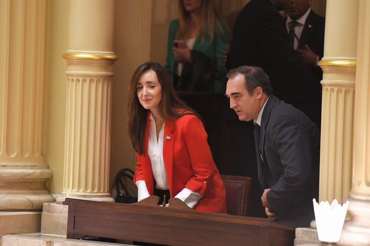 FOTO: Victoria Villarruel durante la jura de los nuevos senadores.