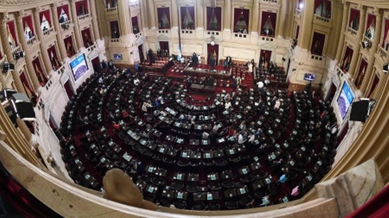 El panorama para el megadecreto presidencial es complicado en el Congreso (archivo). 