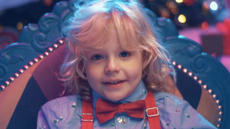 Dionisio, el hijo de Flavio Mendoza pone su voz a un clásico navideño