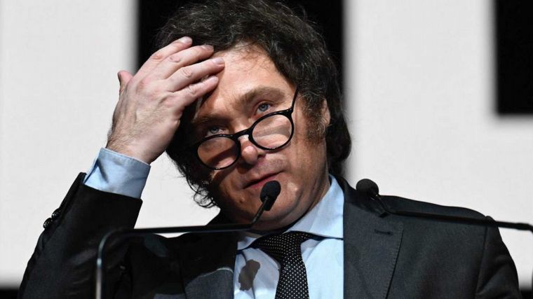 Estamos todos avisados: Milei va a meter los dedos en el enchufe