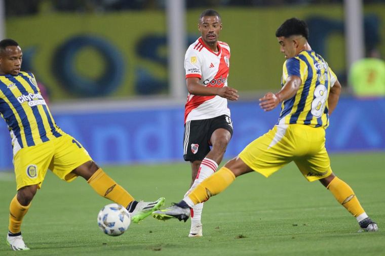 River y Central se enfrentan en el Kempes.