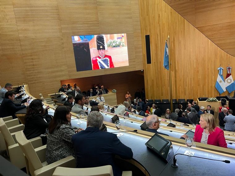 Inicia la asunción de Martín Llaryora en la Legislatura Provincial