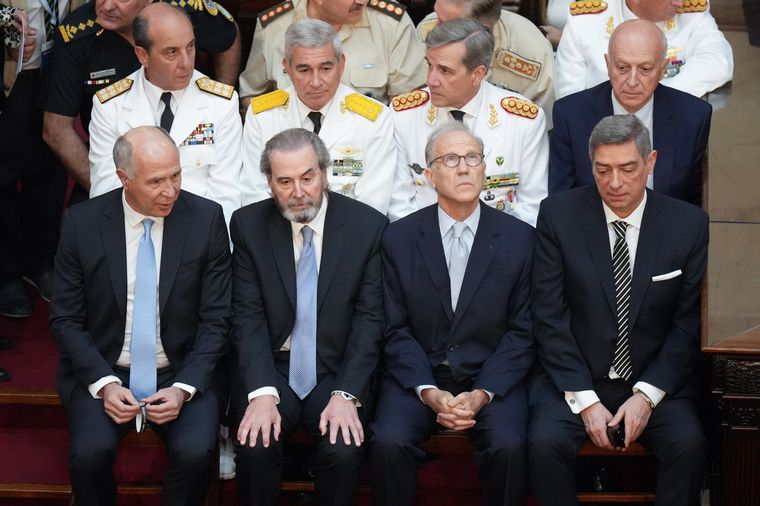 FOTO: Javier Milei asumió como presidente de los argentinos.