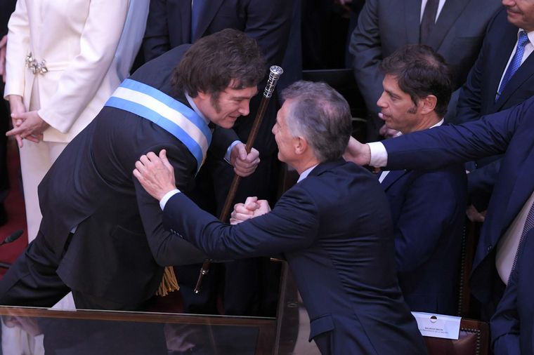 FOTO: Javier Milei juró en el Congreso y luego dio un discurso en las escalinatas.