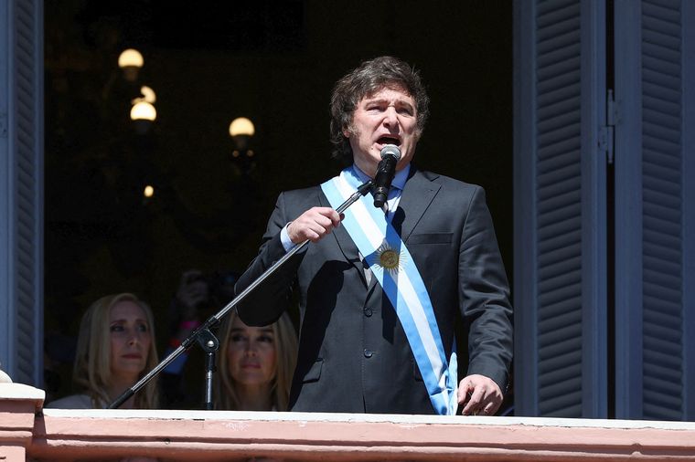 Milei en el balcón de la Casa Rosada: “Es el fin de la noche populista”