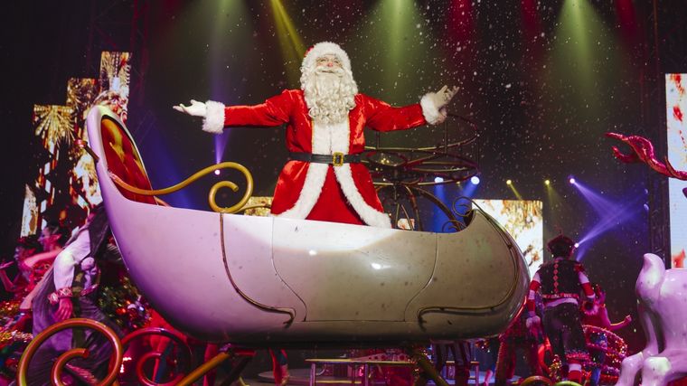 Patricio Arellano le da vida a Santa Claus (Foto: @silu_alvarenga.ph)