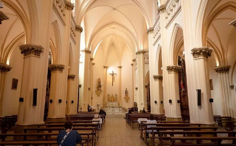 FOTO: Basílica San Vicente Ferrer de Godoy Cruz. (Foto: Los Andes)