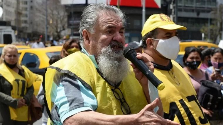 FOTO: Raúl Castells encabezó la primera protesta contra Milei