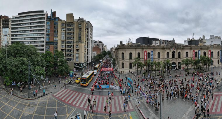 Piqueteros se manifestaron en el centro de la ciudad de Córdoba.