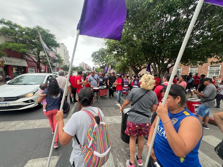 Piqueteros se manifestaron en el centro de la ciudad de Córdoba.