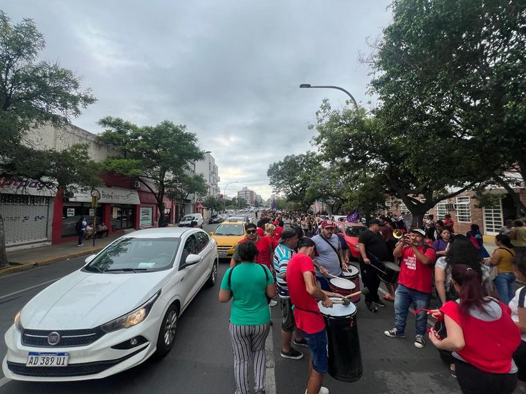 Piqueteros se manifestaron en el centro de la ciudad de Córdoba.