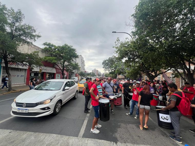 Piqueteros se manifestaron en el centro de la ciudad de Córdoba.
