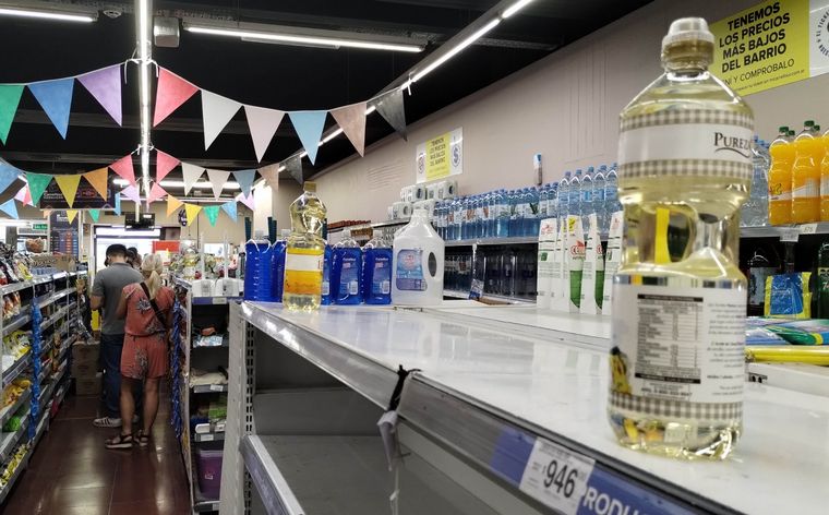 La inflación de noviembre fue de 12,8% y la interanual llega a 160,9%.