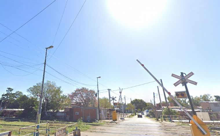 Rosario: mataron a balazos a un hombre y lo dejaron en las vías del ferrocarril. 