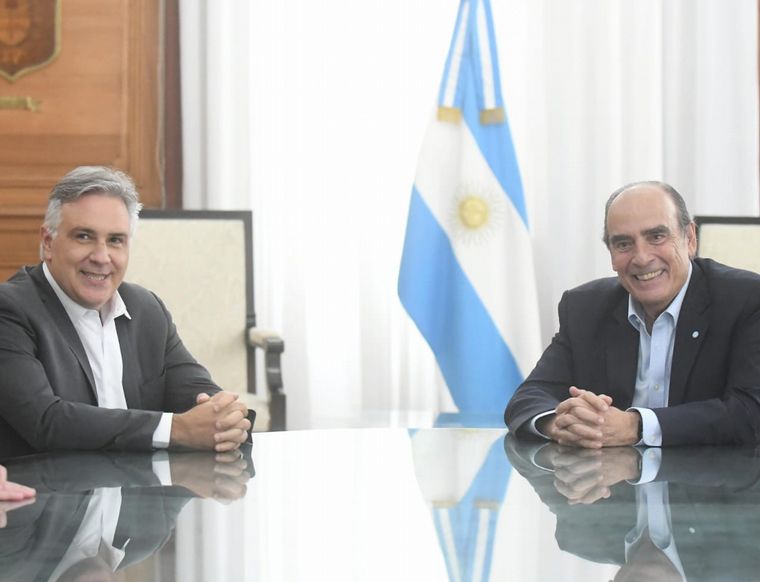 Martín Llaryora, junto a Guillermo Francos, ministro del Interior (archivo).