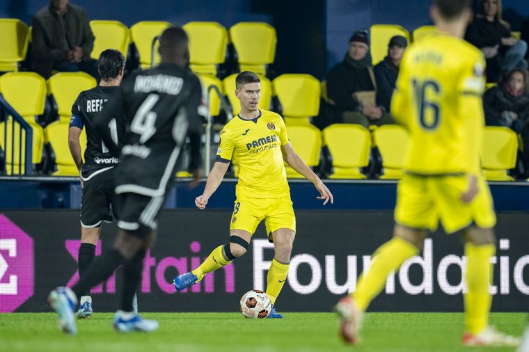 Juan Foyth arrancó como titular pero se lesionó. (Foto: @FutbolistasAXEM)