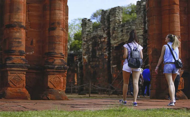 Incertidumbre en el sector turístico por la crisis y la falta de nombramientos.