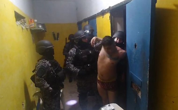 Reubican a presos de 