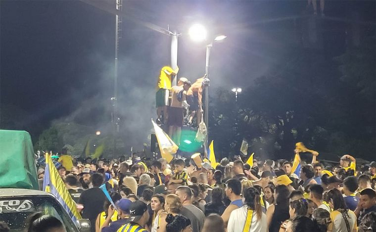 FOTO: Fiesta auriazul: Central es campeón y así se festeja en Rosario