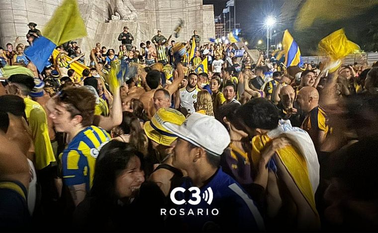 Fiesta auriazul: Central es campeón y así se festeja en Rosario.
