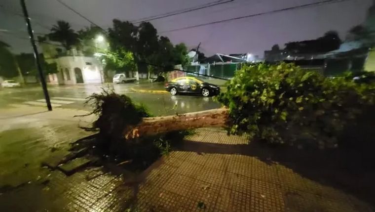 La Ciudad recibió 544 pedidos de auxilio tras las violentas ráfagas y tormenta